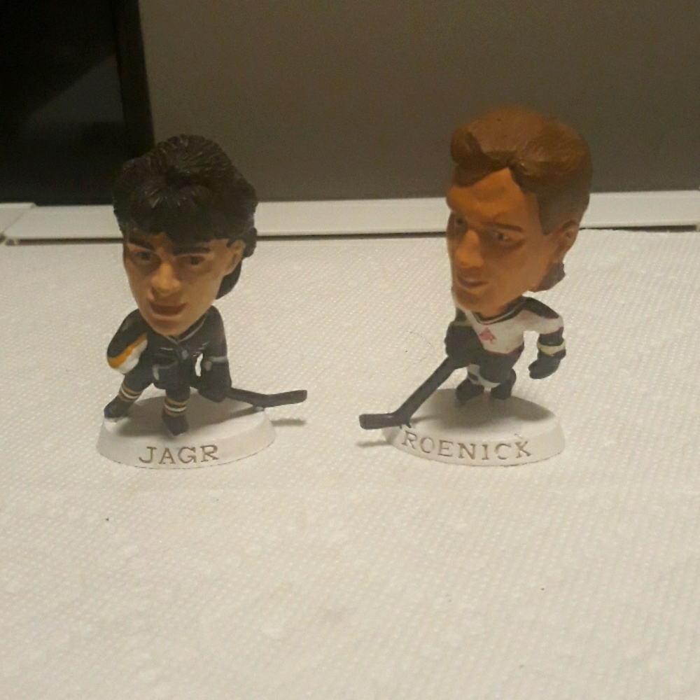 Lot of 2 Roenick & Jagr corinthian mini figures